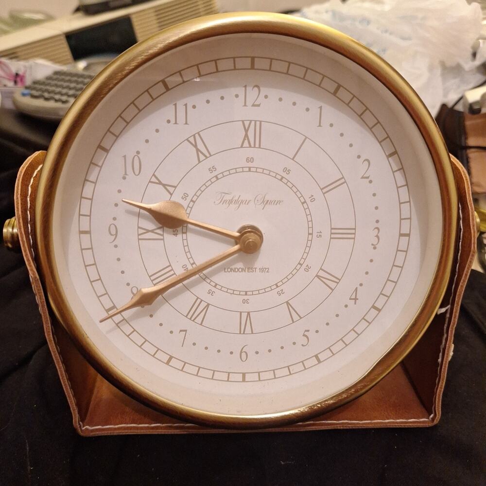 Vintage Trafalgar Square Roman Numeral Gold Tone Clock Leather Stand